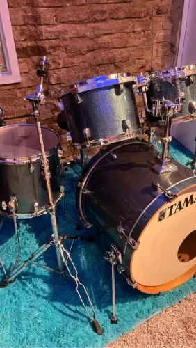 Bateria Tama - tambores 10-12-14-16 e 22