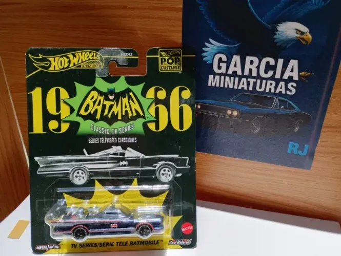 Classic TV Series Batmobile 1966 - Hot Wheels Premium - Escala 1:64