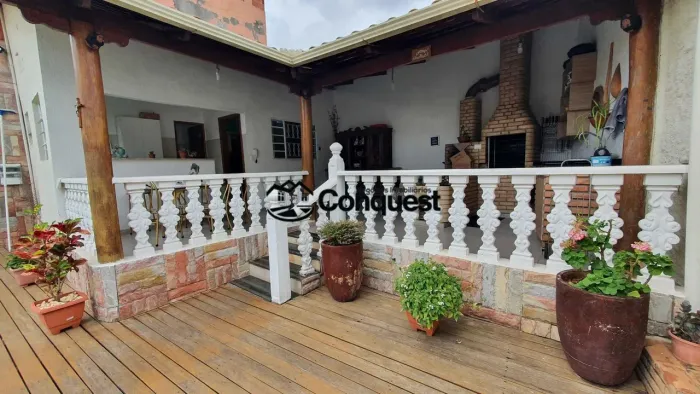 Vendo Linda Casa com piscina e área gourmet, Bairro Novo Eldorado, Contagem !!