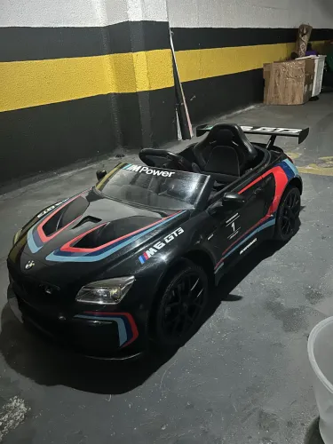 BMW M6 GT3 elétrico infantil