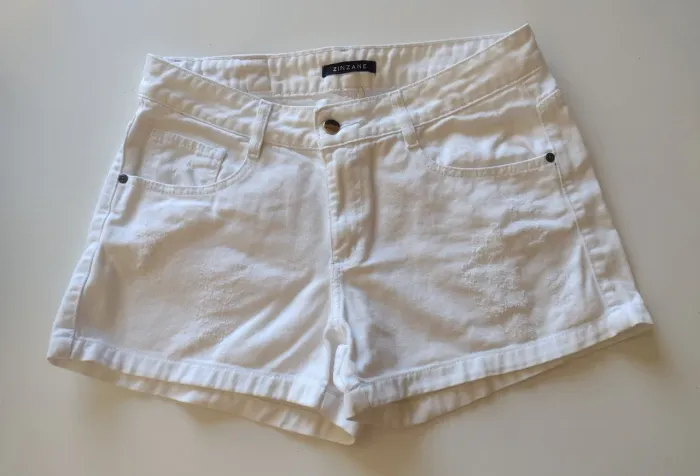 Short branco zinzane feminino