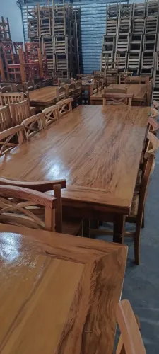 Mesa de madeira com 10 cadeiras 2.50x1 nova $ 4.999,00 no pix a pronta entrega
