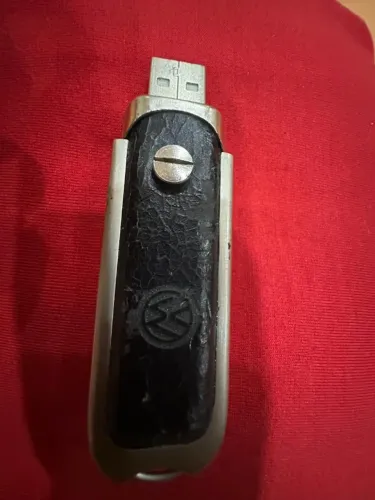 Pendrive original volkwagem de 4gb
