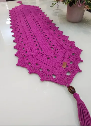 Caminho de Mesa de Crochê Artesanal - Elegância e Charme