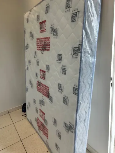 Vendo colchão novíssimo