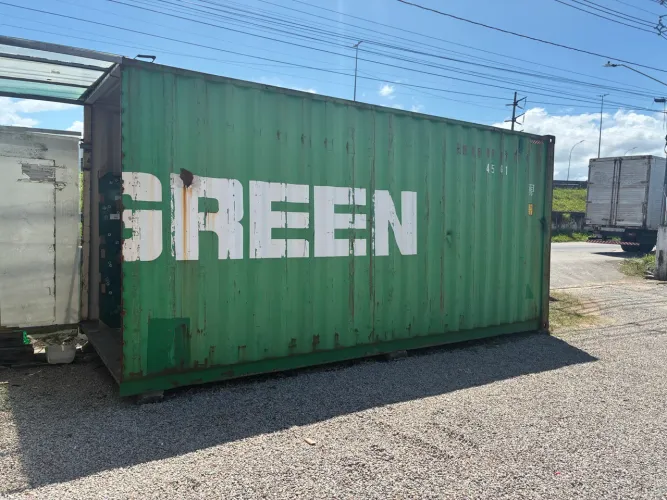 Container cortado ao meio para desapegar logo 