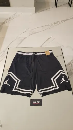 Bermuda Jordan Preta - Tamanho G - Nova 10/10