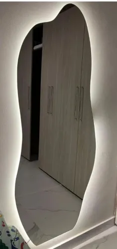 Espelho Decorativo Moderno com Iluminação LED