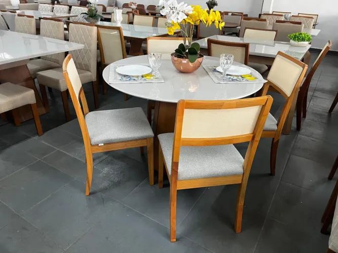 Mesa de Jantar Redonda com 4 Cadeiras madeira