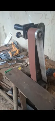 Lixadeira de cinta dbf compacta 1cv