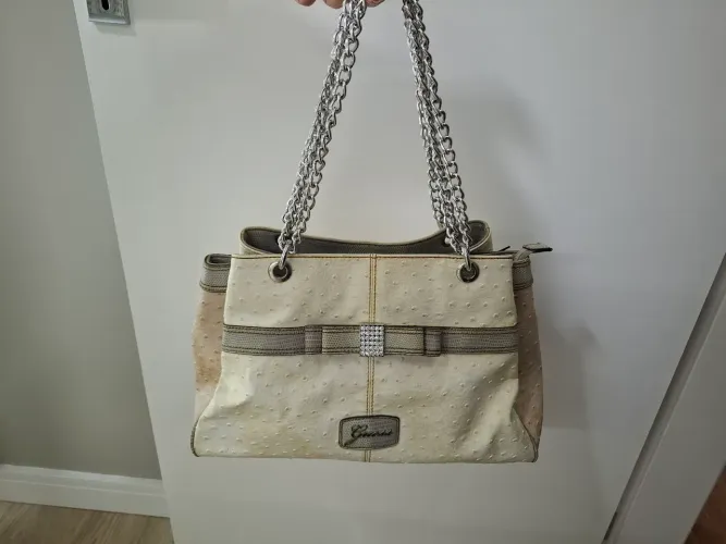 Bolsa Guess couro de avestruz