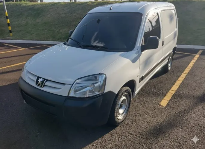 Peugeot Partner 1.6 Flex 3P 2020 c/ ar condicionado e direção hidráulica