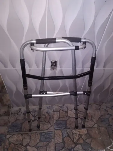 Andador ortopédico