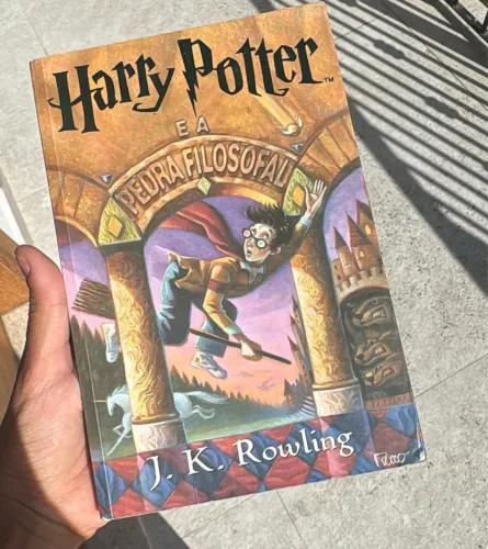 Livro: Harry Potter e a pedra filosofal