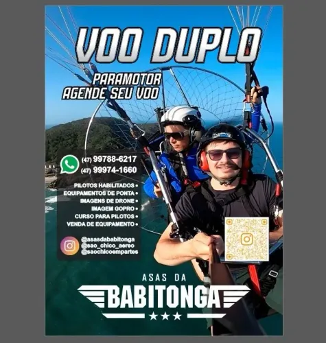 Vôo duplo de paramotor. 