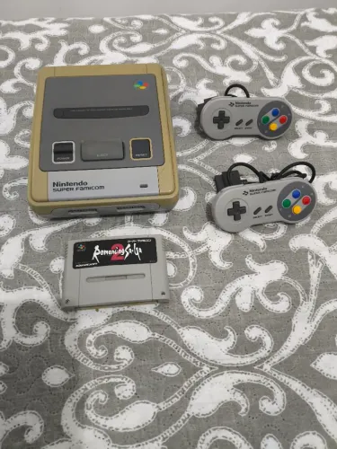Nintendo Super Famicom 2 Controles + Jogo de Brinde Com Garantia