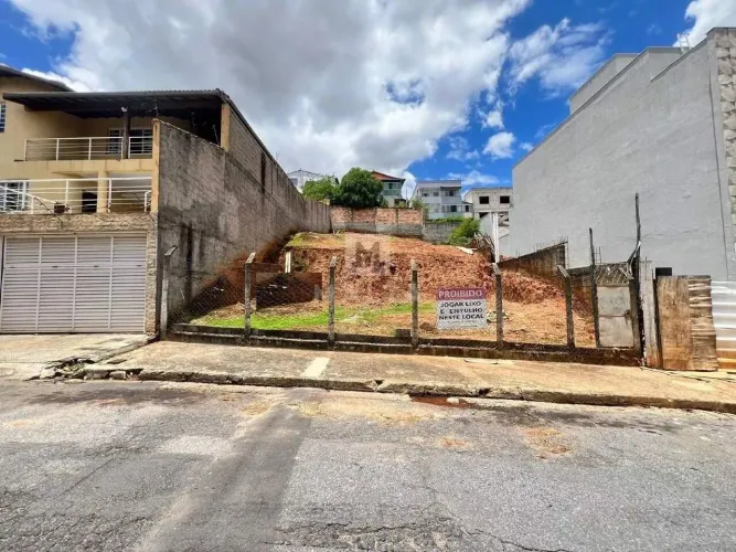 Lote de 360 metros à venda no Bairro Diamante/BH!