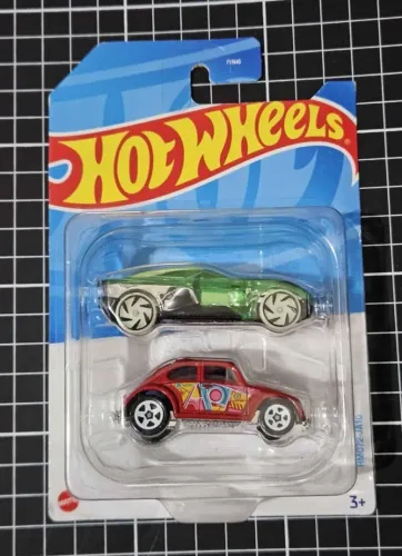 Volkswagen Beetle Fusca Vermelho + Carrinho que brilha no escuro (Exclusivo PACK) - Hot Wh