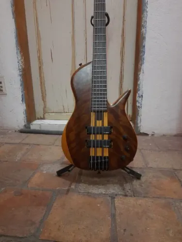 Baixo Luthier Nogueira de Itu/SP