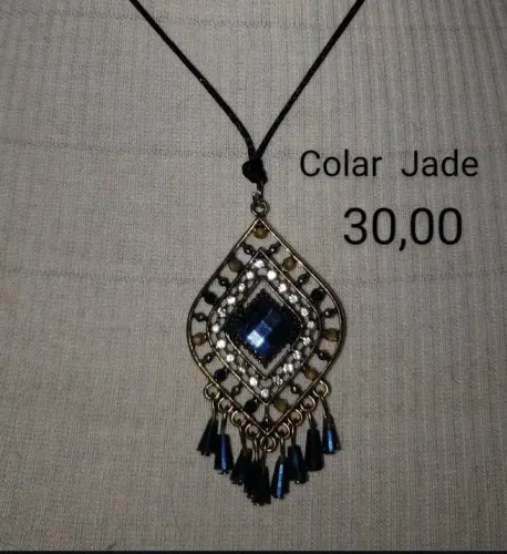 Colar Jade com Pedra Azul