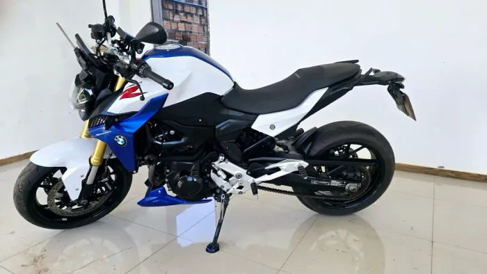 Bmw f900r sport plus sem detalhes 