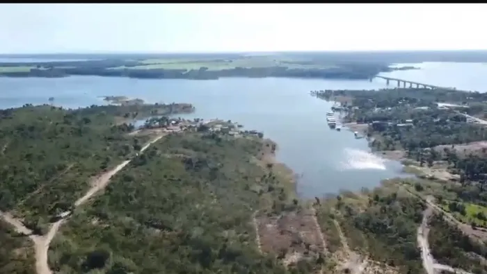 Vende-se lote na beira do lago Serra da mesa (Uruaçu)