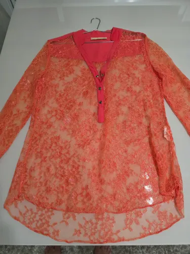 Blusa de Renda Morena Rosa Manga Longa