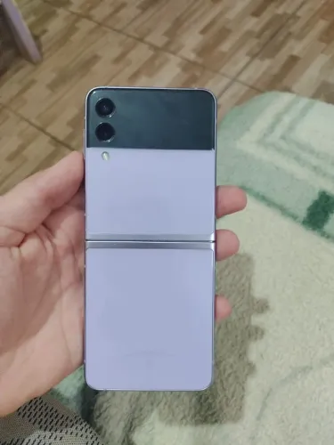 Vendo z flip 3 com listra na tela