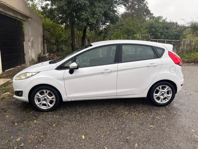 Ford Fiesta 1.6 16V Flex Mec. 5P 2015