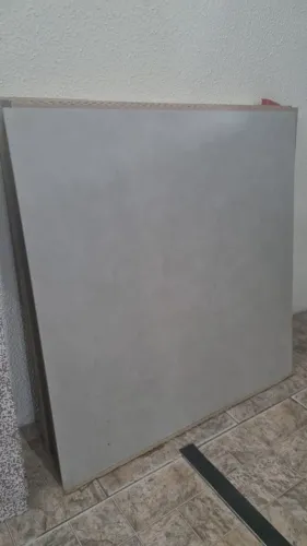 4 caixas de Porcelanato 90cm x 90cm Berlin natural SGR Retificado CEUSA - cd cx c/ 2 peças