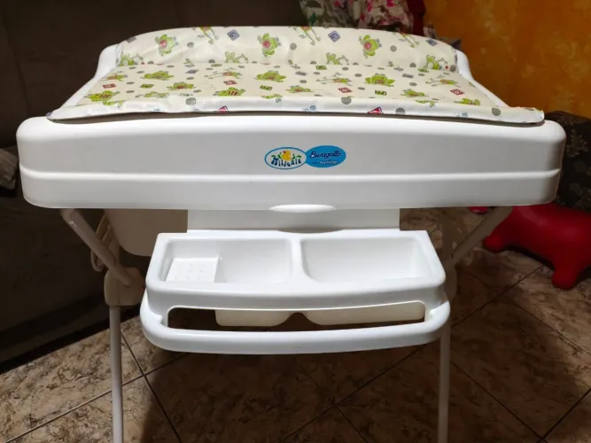 Itens de bebê (Banheira, carrinho de passeio, bebe conforto)