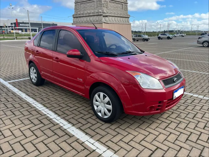 Ford Fiesta Sedan 1.0 8V Flex 4P 2010