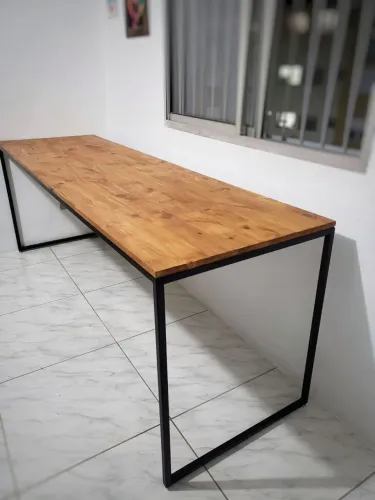 Mesa estilo industrial para escritório e outros ambientes