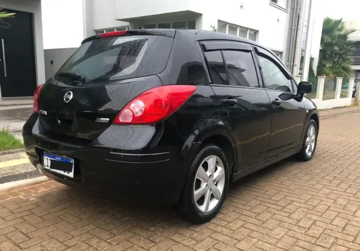 Nissan Tiida S 1.8/1.8 Flex 16V Mec. 2013