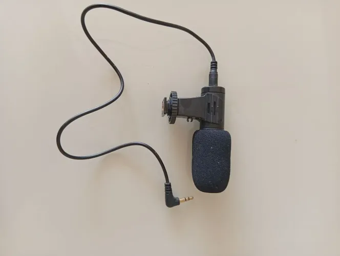 Microfone direcional tipo shotgun