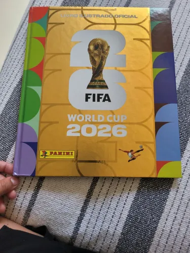 Álbum da copa 2026 completo com duas legend colada mbappe e vini jr