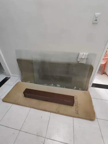 DOIS VIDROS DE MESA DE JANTAR