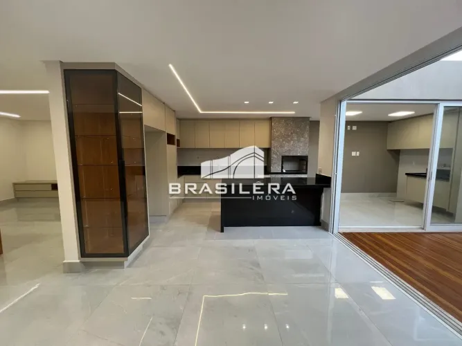 Sobrado à venda, 4 Suítes, Condomínio Horizontal de Alto Padrão ao Lado do Parque Cascavel