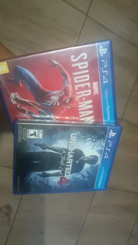 Vendo 2 jogos de ps4 novo
