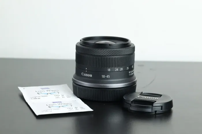 Canon RF 18-45mm IS STM