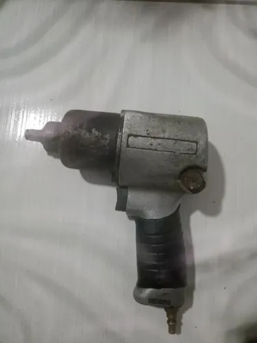 Chave de impacto pneumática