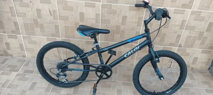 Bicicleta Caloi Hotwheels aro 20