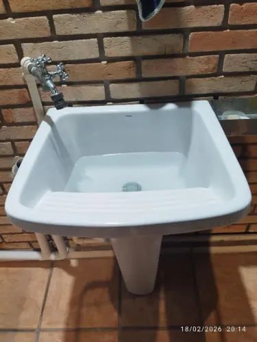 Tanque de lavar roupa louça insepa estado de novo.