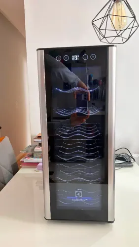 ADEGA CLIMATIZADA 12 GARRAFAS - SUPER NOVA - ELECTROLUX