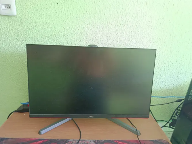 Monitor gamer AOC 240hz e 24,5 p