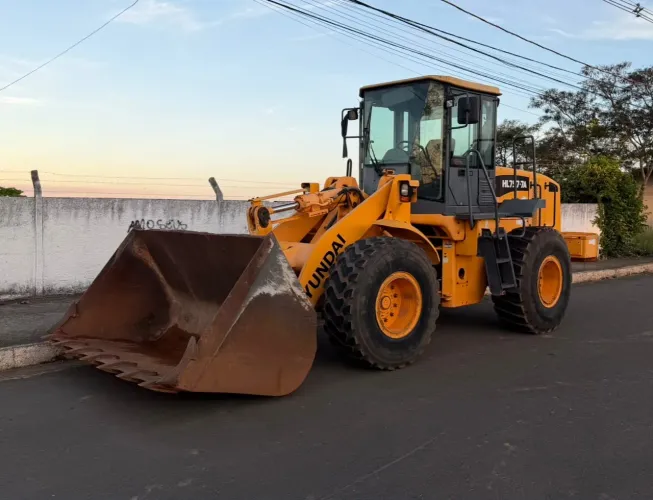Pá Carregadeira Hyundai HL757