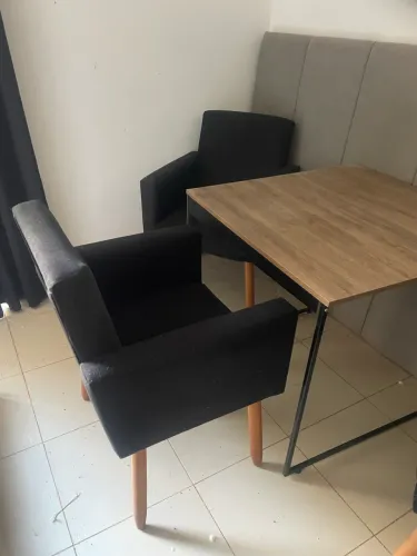 Mesa com 3 cadeiras
