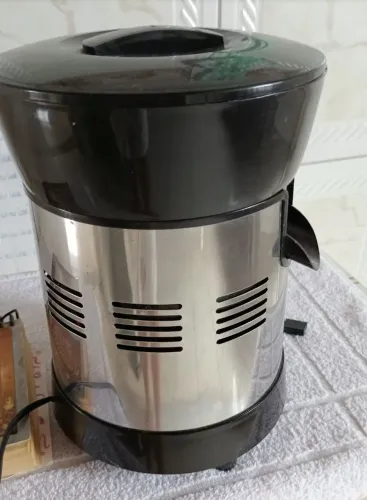 Expremedor de suco bivolt profissional bivolt 120.00
