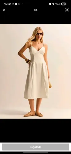 Vestido elegante branco evasê midi feminino com alças reguláveis, possui forro e sem uso