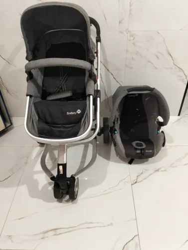 Carrinho de bebê safety 